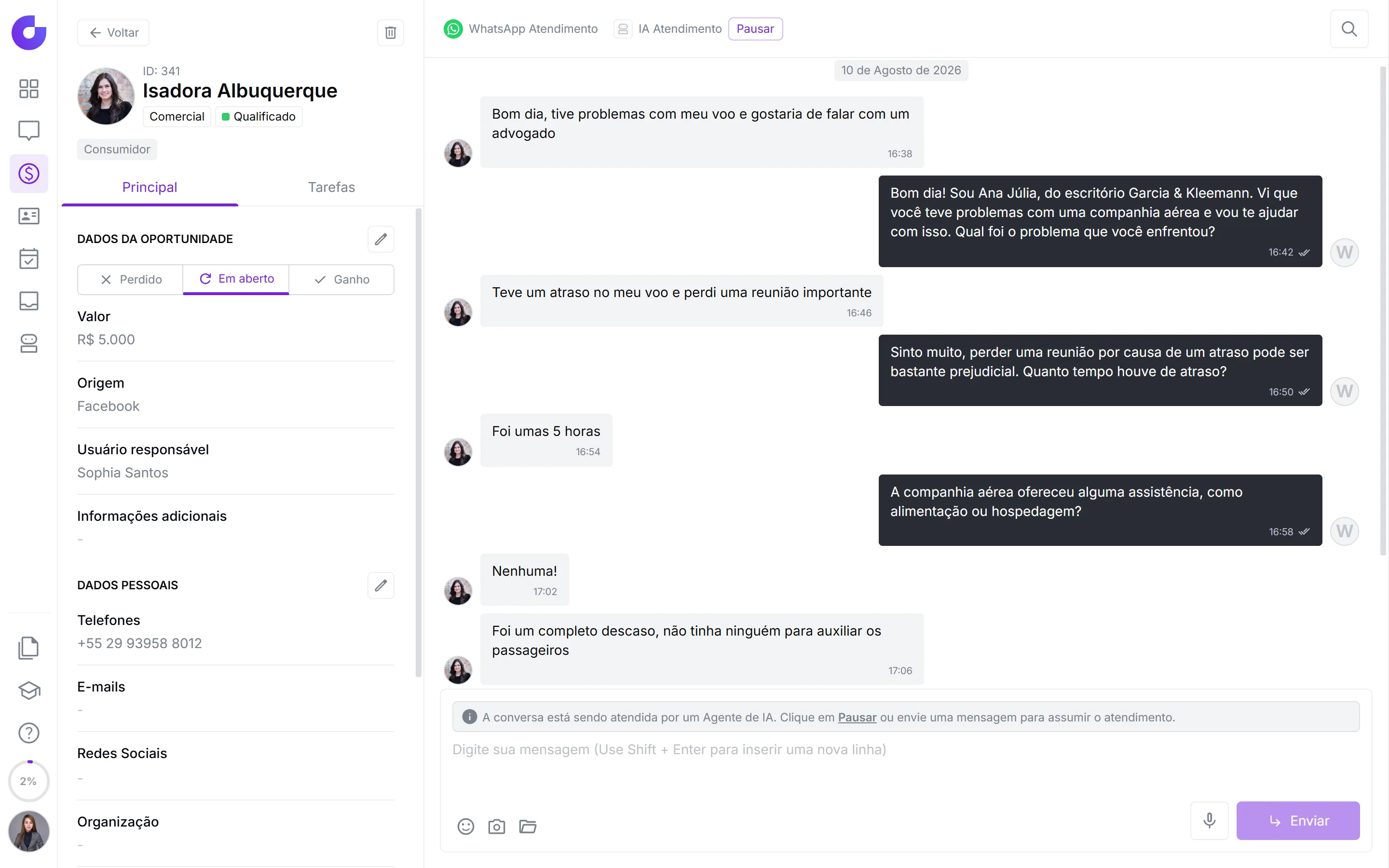 Tela do Causi: a ficha da oportunidade com a conversa ao lado